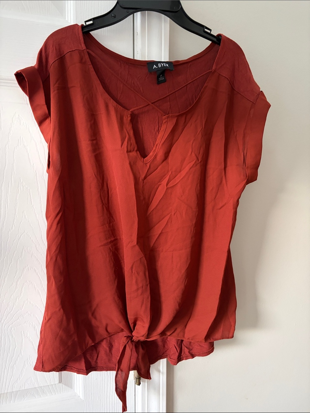 A. Byer Brick Red Short Sleeve Tie-Front Blouse